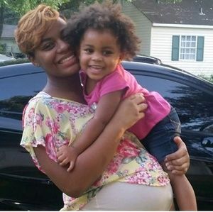 Meet your Posher, Yasmine